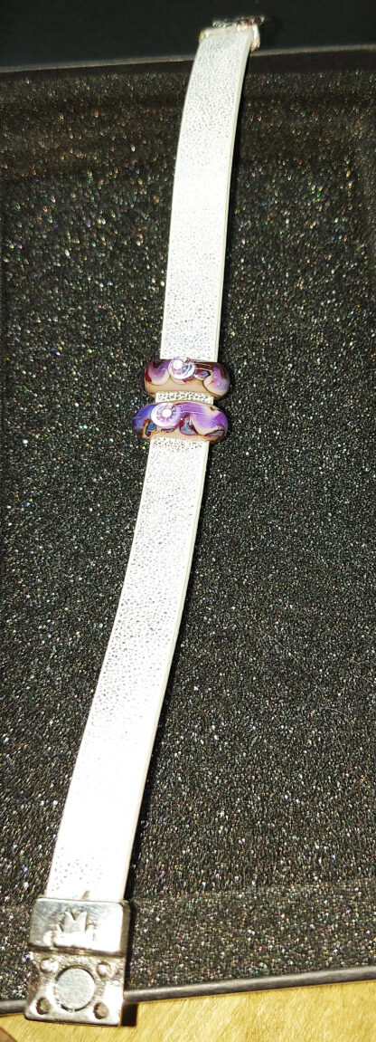 Bracelet with a magnetic clasp with a bead - Image 4