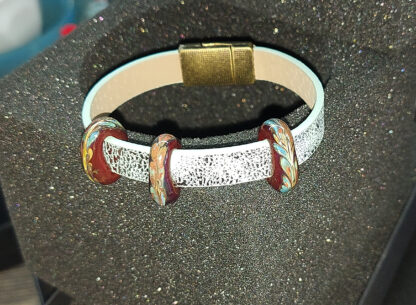 Bracelet with a magnetic clasp with a bead - Image 5