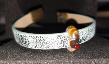 Bracelet with a magnetic clasp with a bead - Image 2